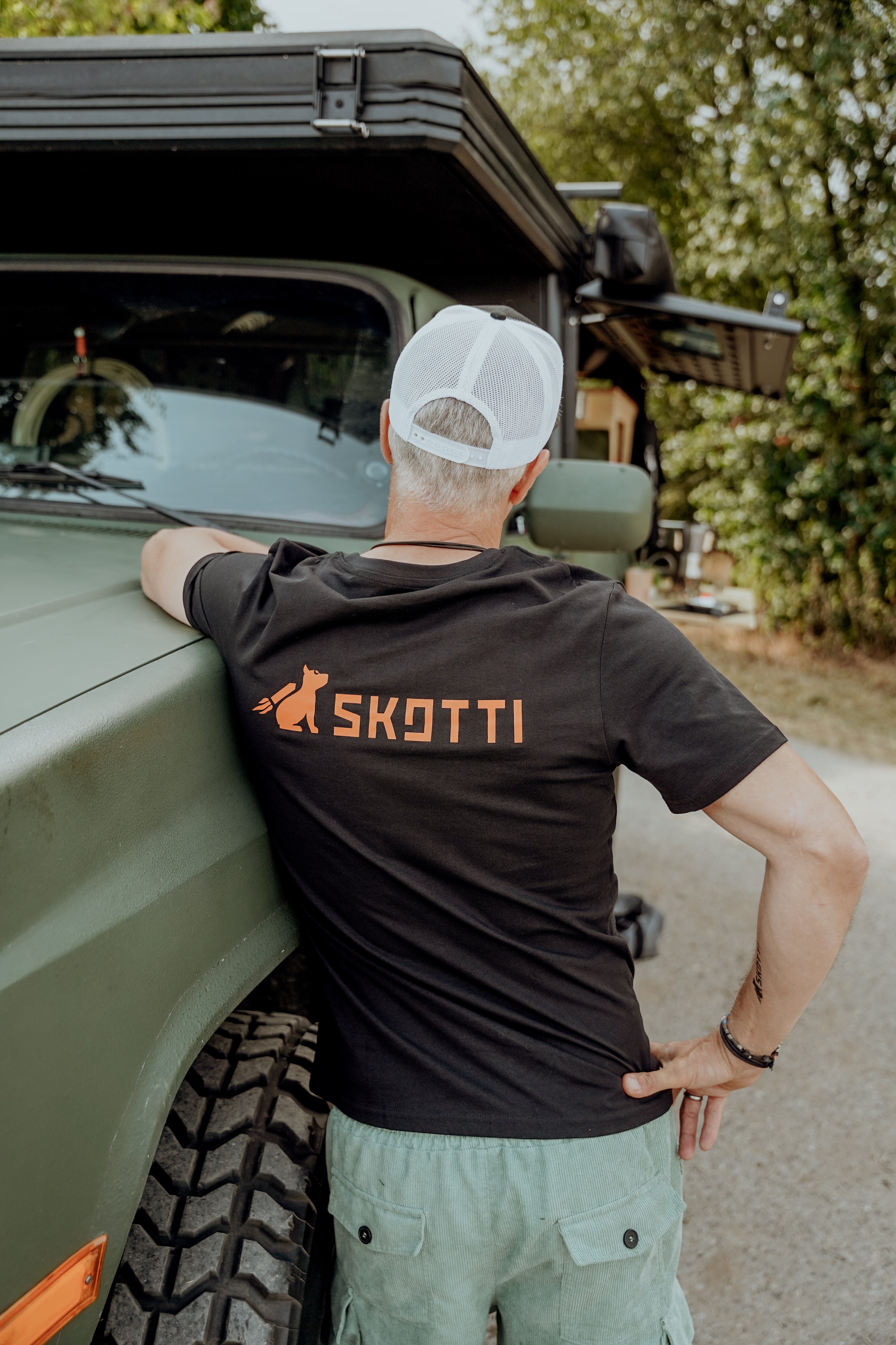 SKOTTI Logo T-Shirt